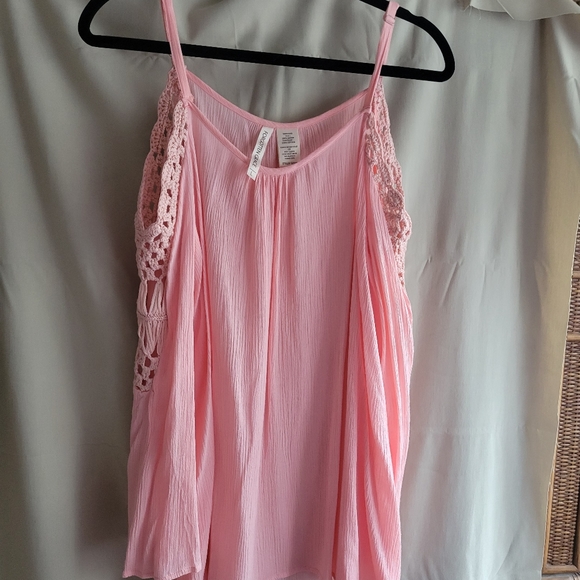 Top - Picture 2 of 3